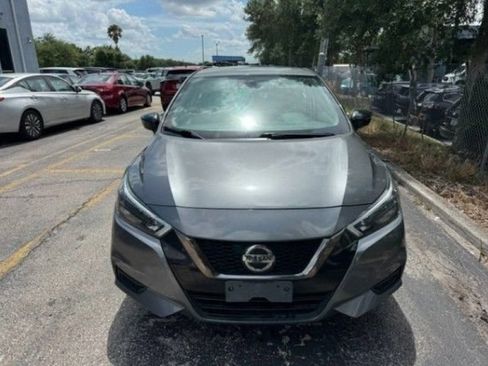 Used 2022 Nissan Versa SR FWD image 2