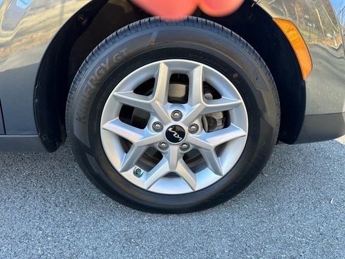 Used 2023 Kia Soul S image 30