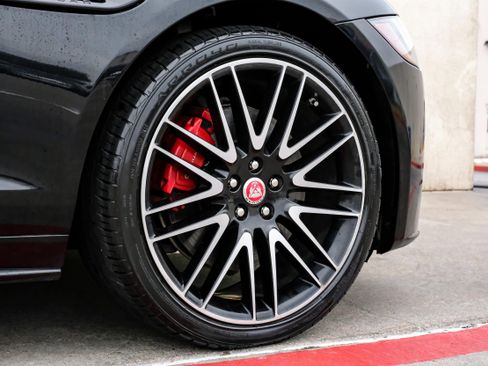 Used 2017 Jaguar XF S image 50