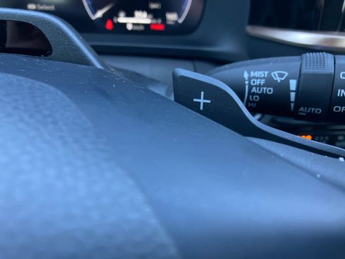 Used 2025 Toyota Crown Signia Limited image 21