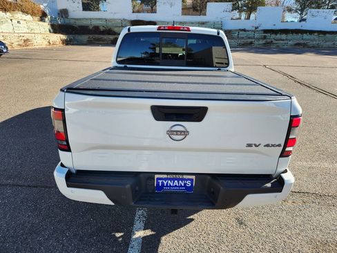Used 2022 Nissan Frontier SV image 16