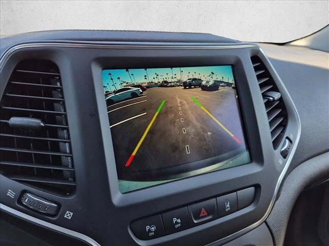 Used 2023 Jeep Cherokee Altitude Lux AWD/4WD image 14