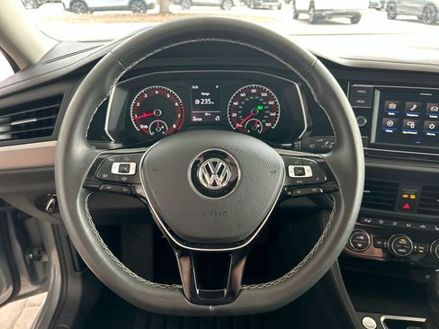 Certified 2021 Volkswagen Jetta SE w/ SE Cold Weather Package FWD image 17