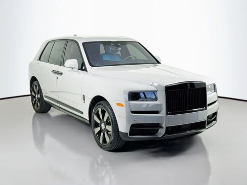 Certified 2022 Rolls-Royce Cullinan w/ Dark Exterior Package AWD/4WD image 1