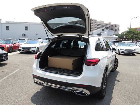 Used 2026 Mercedes-Benz GLC 300 4MATIC image 32