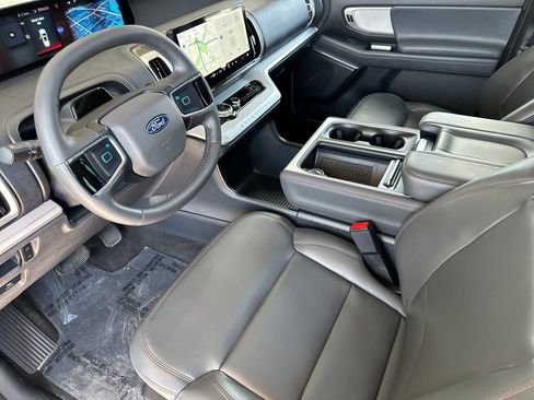 Certified 2025 Ford Expedition Active RWD image 9