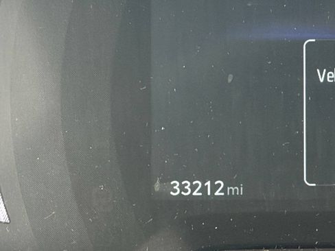 Used 2023 Toyota Corolla Cross XLE FWD image 12