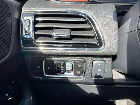 Used 2023 Lincoln Navigator Reserve AWD/4WD image 19