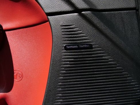 Used 2018 Dodge Challenger SRT Hellcat RWD image 16