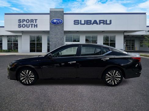 Used 2024 Nissan Altima 2.5 SV FWD image 6