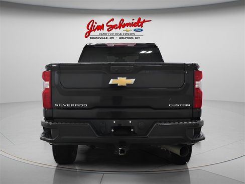 Used 2022 Chevrolet Silverado 2500 Custom image 5