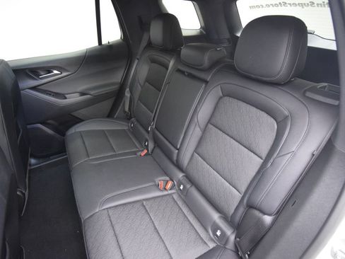 Used 2026 Chevrolet Equinox LT w/ Convenience Package II FWD image 24
