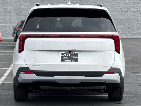 New 2026 Kia Carnival EX image 5