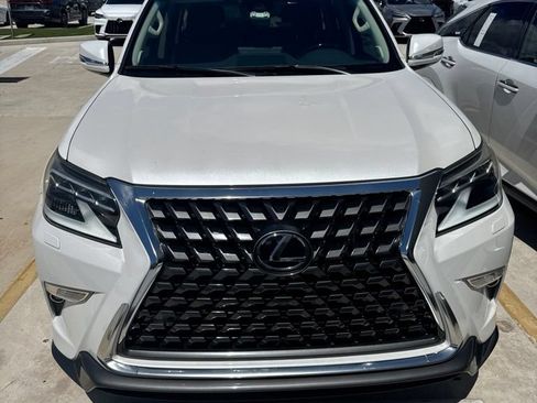 Used 2023 Lexus GX 460 Premium w/ Accessory Package AWD/4WD image 3