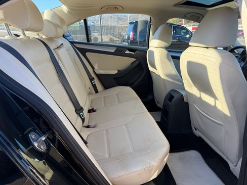 Used 2017 Volkswagen Jetta SE image 23