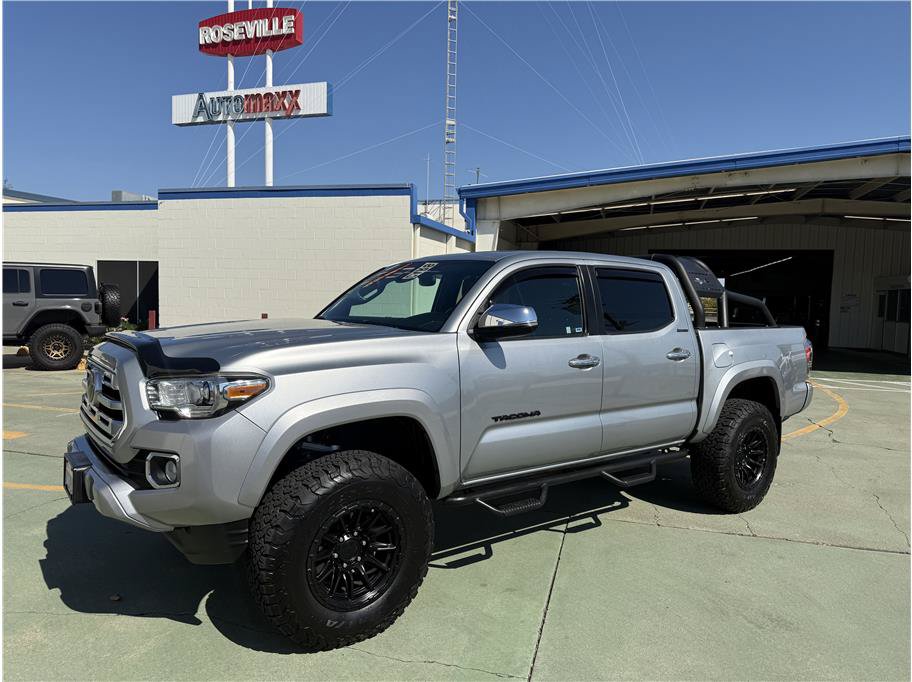 Used 2019 Toyota Tacoma Limited AWD/4WD image 1