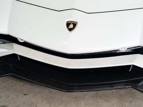 Used 2017 Lamborghini Aventador S image 16