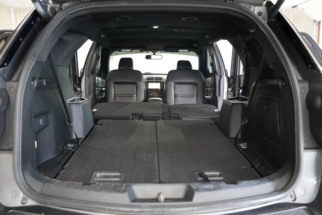 Used 2018 Ford Explorer XLT w/ Equipment Group 202A AWD/4WD image 42