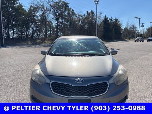 Used 2016 Kia Forte LX w/ LX Popular Plus Package image 2