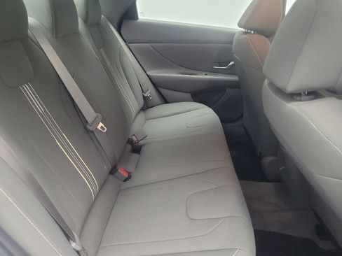 Used 2025 Hyundai Elantra Sport FWD image 19