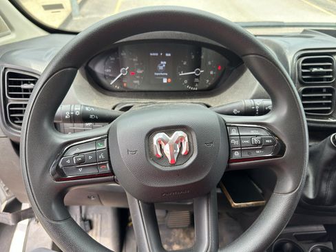 Used 2024 RAM ProMaster 2500 w/ Convenience Group FWD image 17