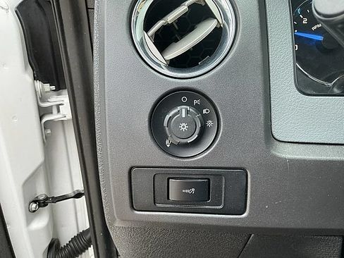 Used 2013 Ford F150 XLT w/ Mid Equipment Group RWD image 18