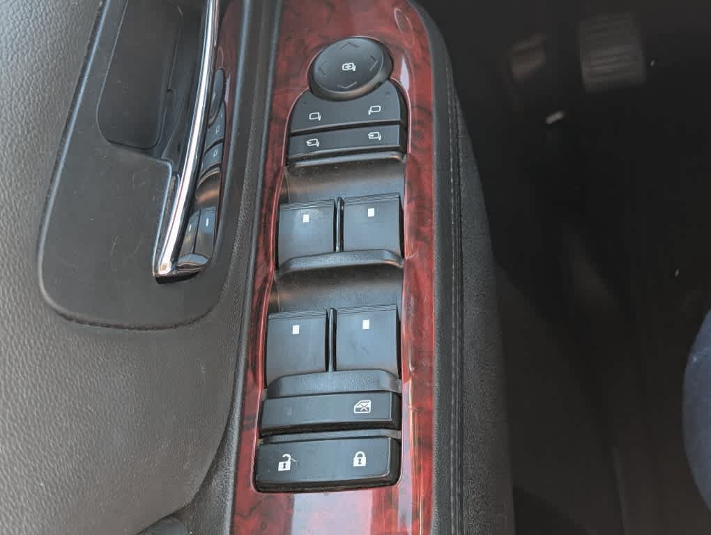 Used 2014 Cadillac Escalade Luxury AWD/4WD image 21