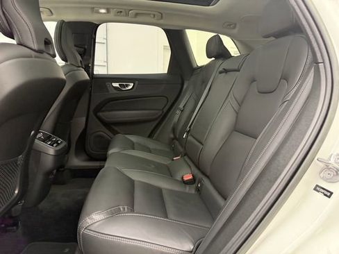 Certified 2023 Volvo XC60 B5 Ultimate w/ Climate Package image 22