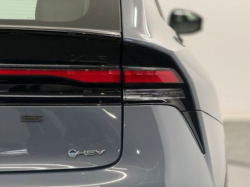 Used 2026 Toyota Prius XLE image 7