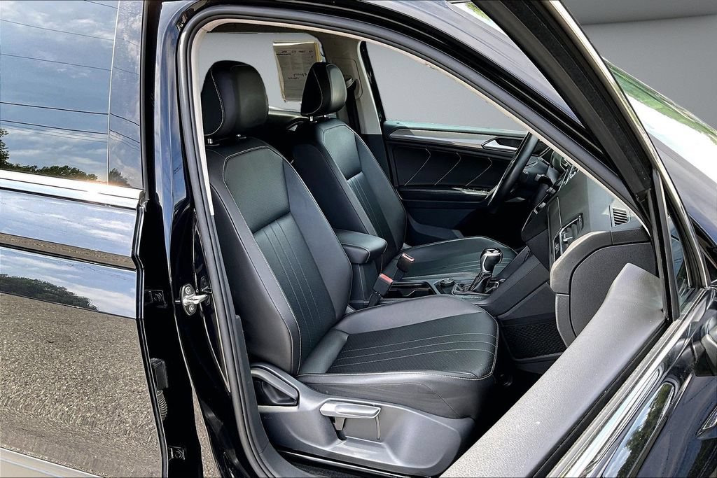 Used 2022 Volkswagen Tiguan SE AWD/4WD image 29