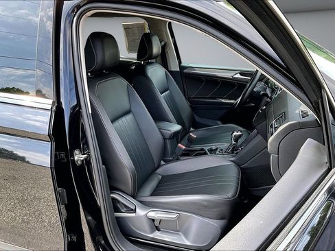 Used 2022 Volkswagen Tiguan SE AWD/4WD image 29