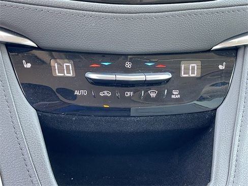 Used 2018 Cadillac XT5 Luxury w/ Driver Awareness Package image 19