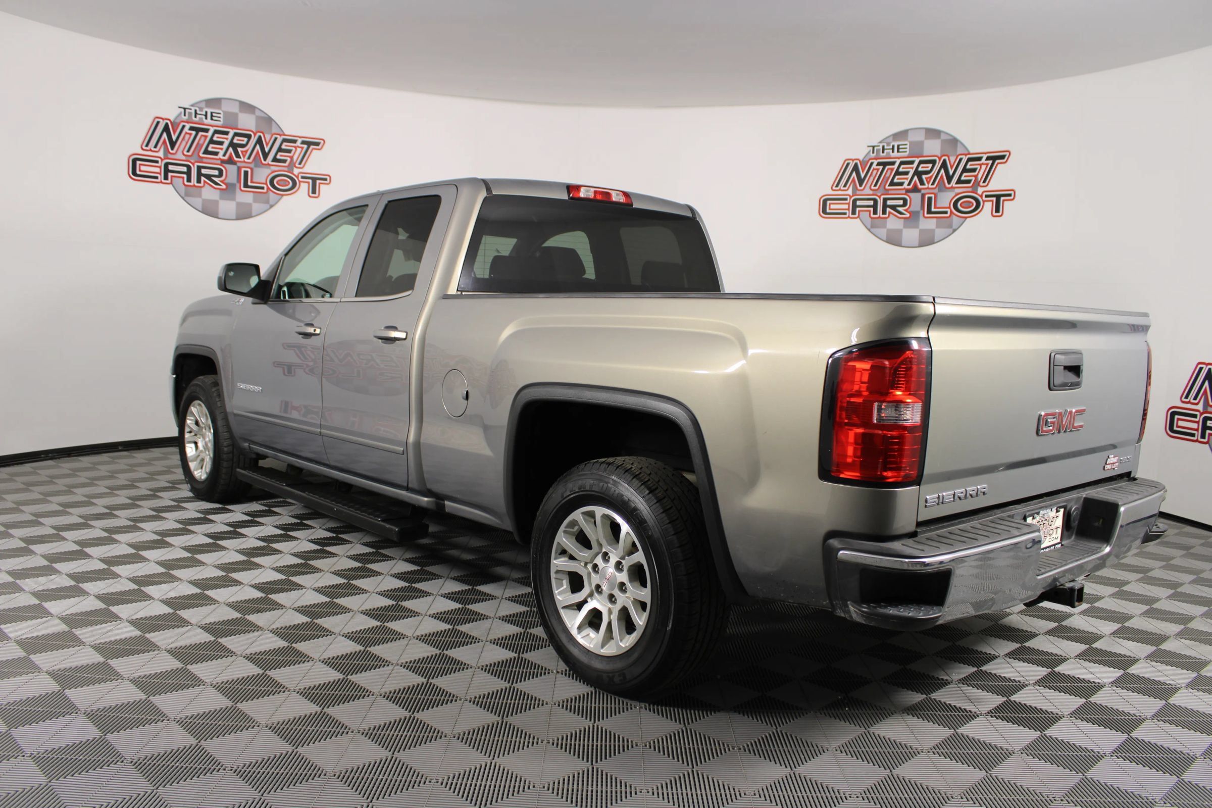 Used 2017 GMC Sierra 1500 SLE w/ SLE Value Package AWD/4WD image 5