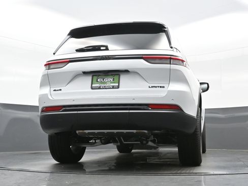 New 2025 Jeep Grand Cherokee Limited w/ Black Appearance Package image 14