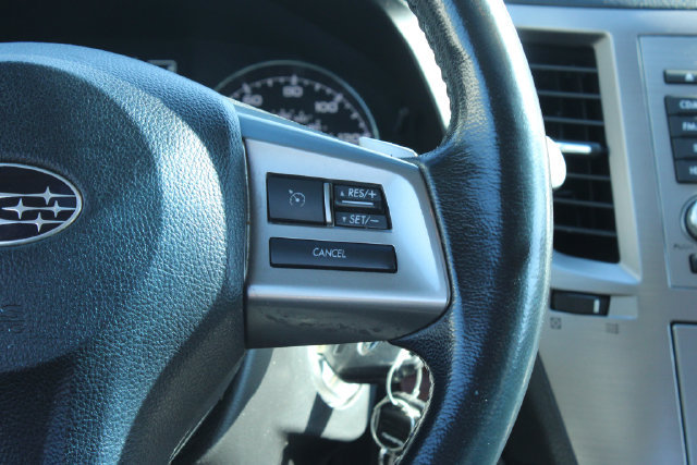 Used 2013 Subaru Outback 2.5i Limited w/ Moonroof Pkg AWD/4WD image 23