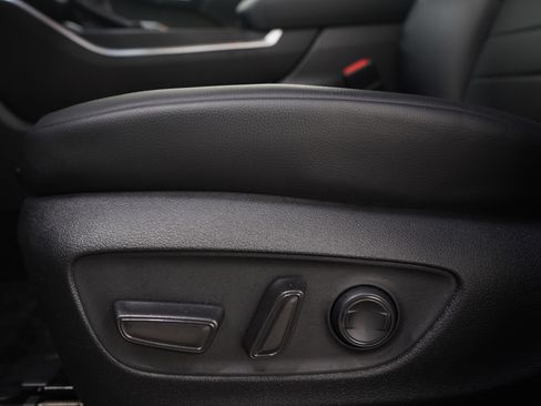 Used 2024 Toyota Highlander XLE image 26