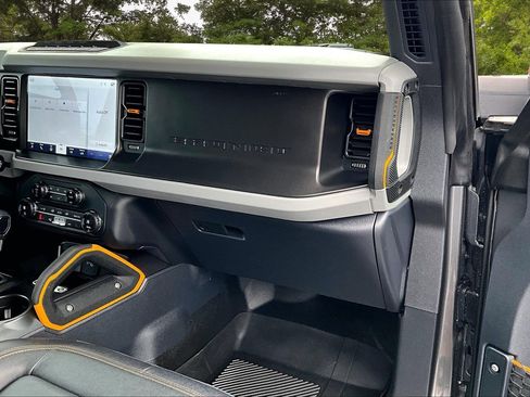 Used 2023 Ford Bronco Badlands image 26