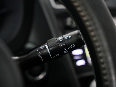 Used 2017 Subaru Forester 2.5i Touring w/ Protection Package #2 image 17