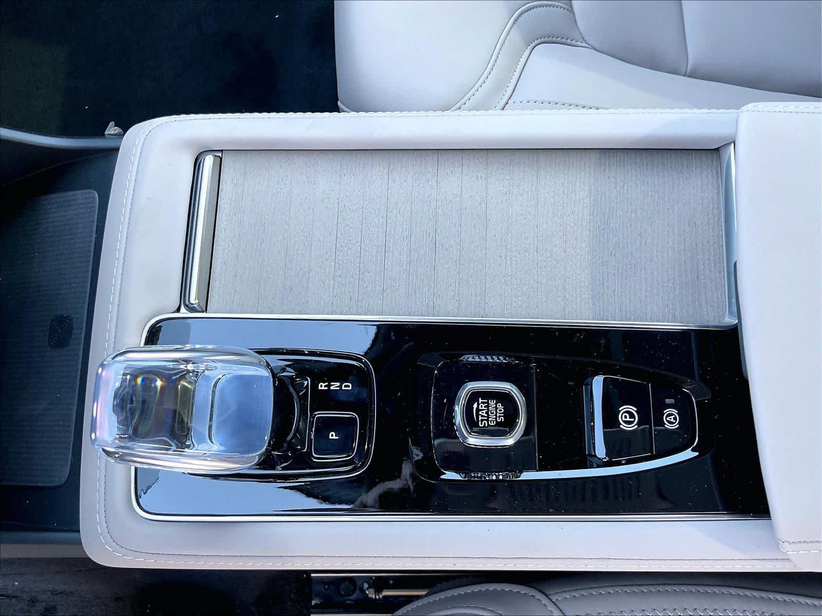 New 2027 Volvo XC90 B5 Core AWD/4WD image 10