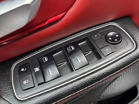 Used 2019 RAM 1500 Rebel image 13