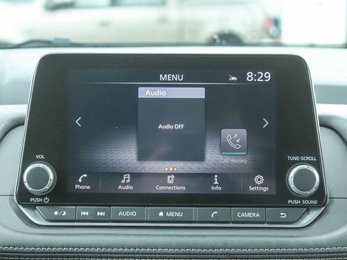 Used 2025 Nissan Rogue SV FWD image 18