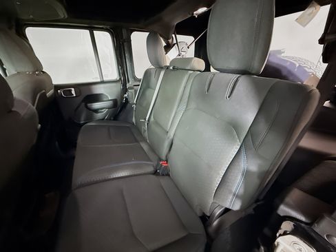 Used 2024 Jeep Wrangler Unlimited Rubicon 4xe image 26