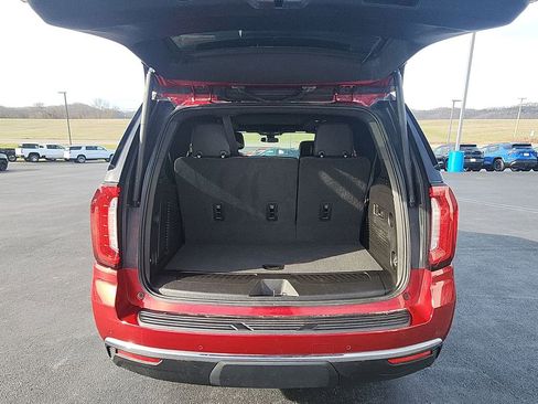 Used 2022 GMC Yukon SLT w/ SLT Luxury Package image 25