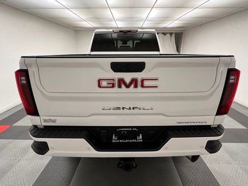 Used 2025 GMC Sierra 3500 Denali w/ Denali Reserve Package AWD/4WD image 5