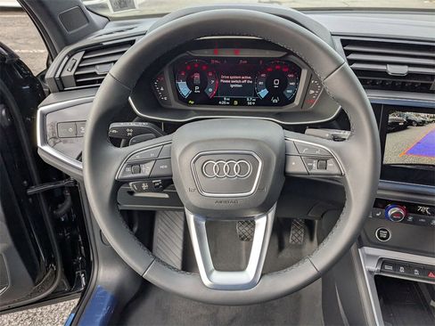 New 2025 Audi Q3 2.0T Premium image 10