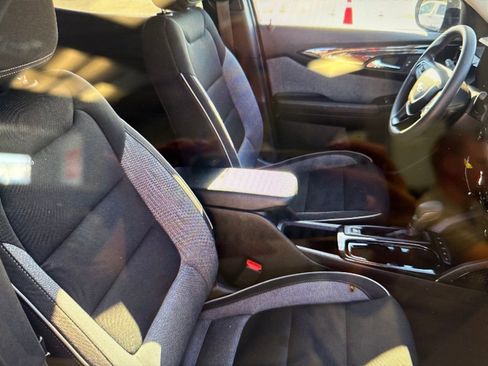 Used 2025 Chevrolet TrailBlazer LT AWD/4WD image 17