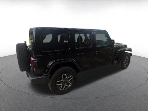 Used 2025 Jeep Wrangler Unlimited Sahara AWD/4WD image 14