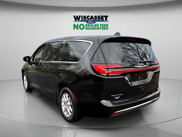 Used 2024 Chrysler Pacifica Touring-L FWD image 24