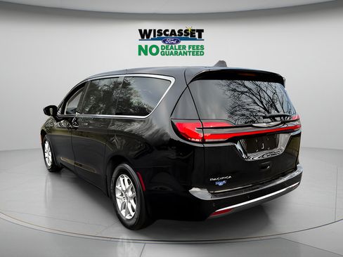 Used 2024 Chrysler Pacifica Touring-L FWD image 24