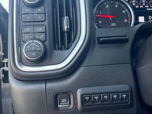 Used 2022 Chevrolet Silverado 2500 LTZ w/ LTZ Convenience Package AWD/4WD image 29